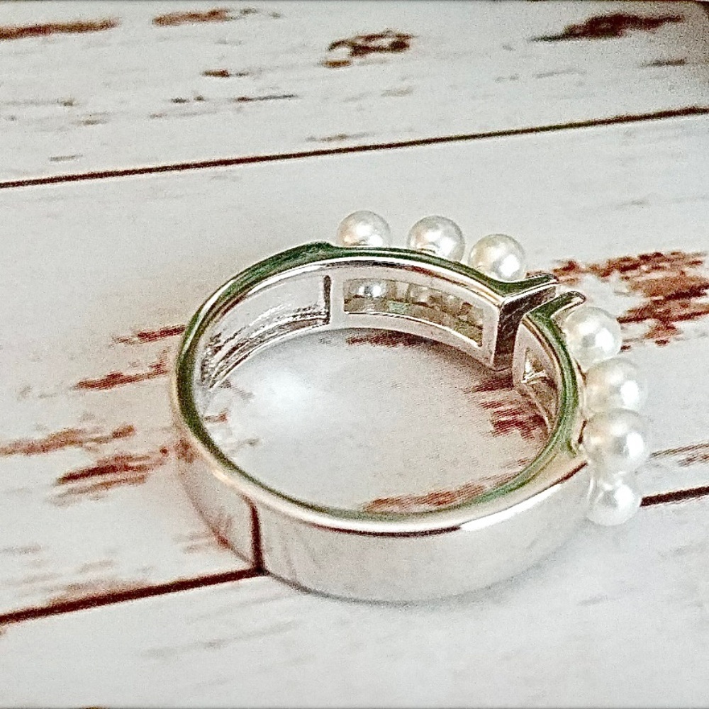 Sterling Silver Pearl Ring - Picture 7 of 8